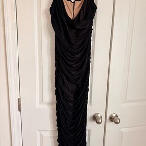 Elegant Black Ruched Evening Dress